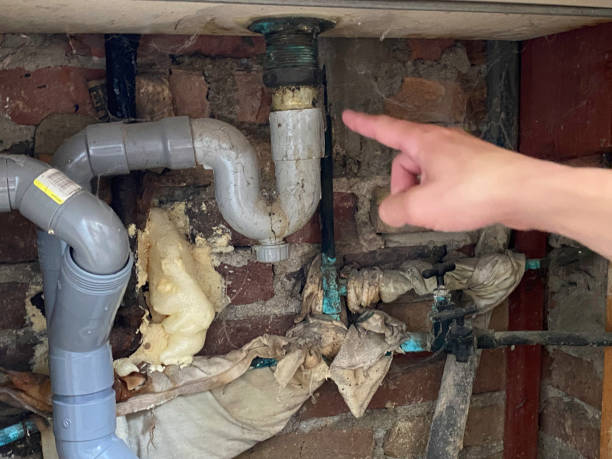 Best Sewage cleanup and water damage restoration  in Mission Hills, CA